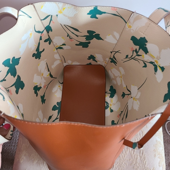 Reversible Tote Handbag - Picture 7 of 9